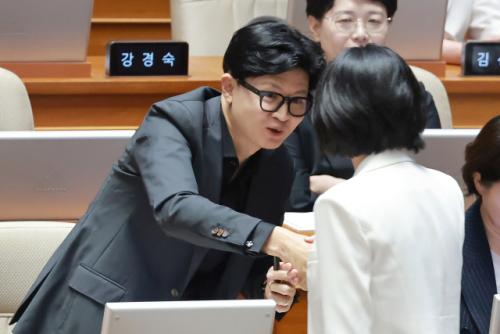 '진퇴양난' 한동훈…노웅래 무죄 판결에 거센 공세 '직면'
