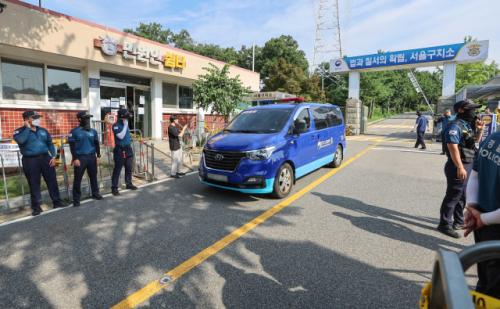 정청래 "담요로 말아 체포"…尹측 "법적 조치 하겠다"