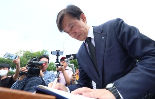 민주당의 '조국 자중론'에 혁신당 "이럴거면 왜 복권시켰나"