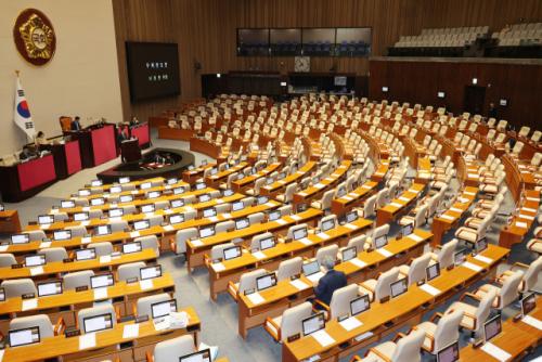 필리버스터 종료…'방송 3법 마지막' EBS법 與 주도로 통과