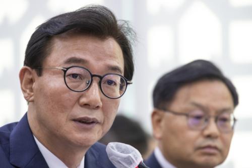 전재수 "내년 북극항로 시범운항…포항 영일만항도 육성하겠다"