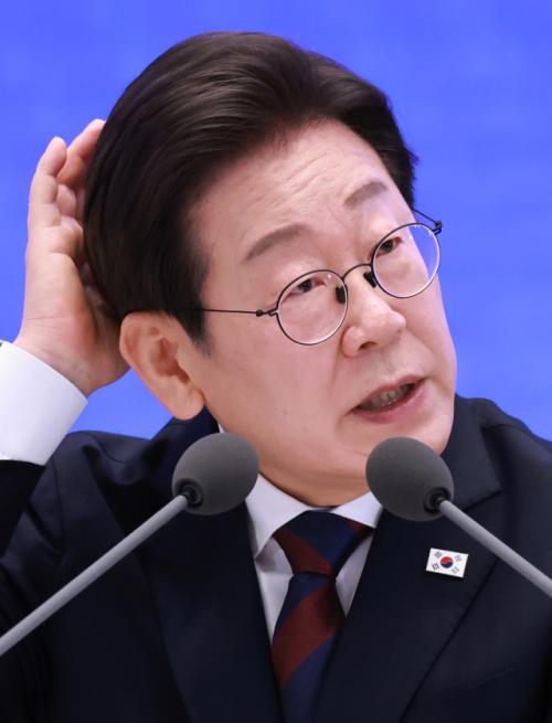 李 이례적 빠른 기자회견, 왜? 조수진 "지지율 시원찮을 전망+인사 리스크+포스트 이재명 부재"