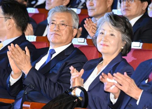 [속보] 윤건영, 김정숙 옷값 무혐의에 "尹정권 정치보복 확인돼"