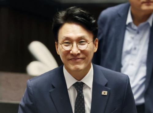 김민석 총리후보 인준안 국회 통과…대통령실 "빠르게 진행돼 다행"