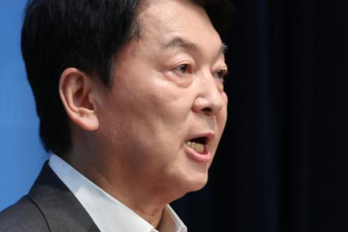 안철수 "국힘, 끓는 물속의 개구리처럼 서서히 죽어가고 있어"