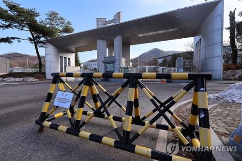 軍 정보부대 예산 줄줄이 삭감…대북 감청 777사 ‘반토막’