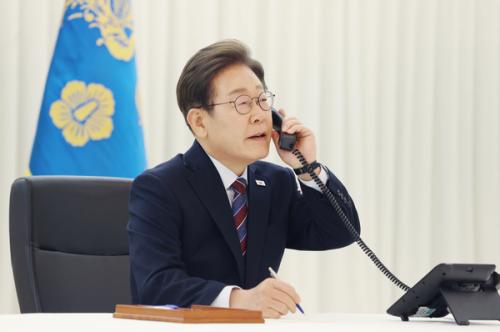 오늘은 전화가 오려나…가슴 쓸어내린 李대통령