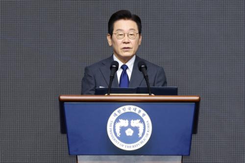 李대통령 "방산 4대강국, 불가능한 꿈 아냐…과감한 투자"