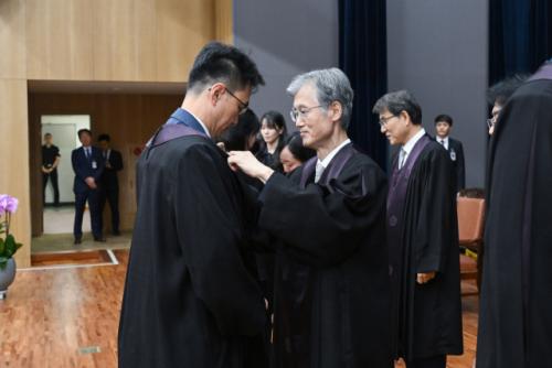 여권 힘 자랑식 개혁에 법원과 검찰 저항 거세