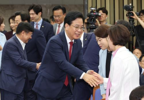 국힘, 송언석 체제 첫 비대위 회의 "당 해체 각오…과거 실패 반복 않겠다"