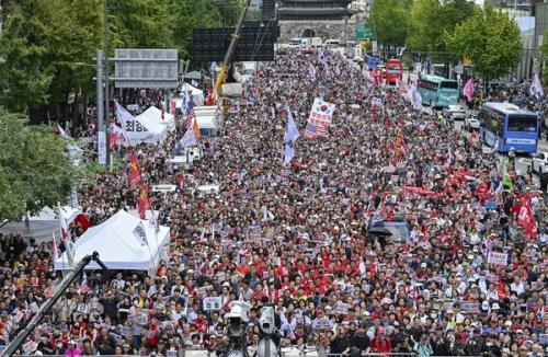 국힘 "국힘이 사라지면 독재의 문 활짝 열리고 자유의 문 닫힌다"