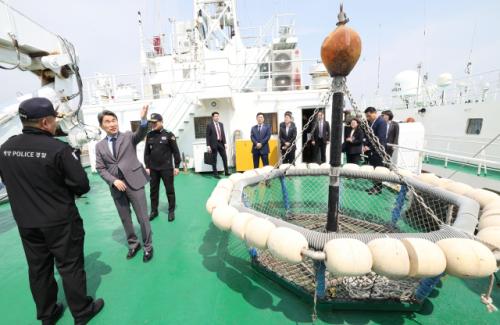 中, 서해 공해상 부표도 추가 설치…軍 "예의주시 중"