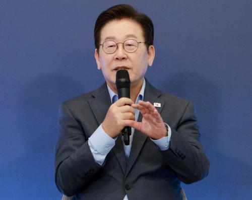 李대통령, "美 3천500억불 요구 수용시 금융위기 직면"