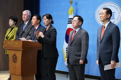 이재명식 등거리 외교, 한반도 안보 우려…국제적 고립 자초하나