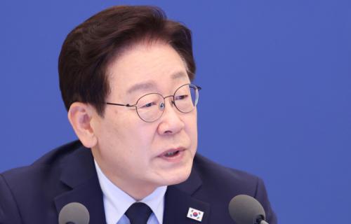 李 대통령, 투표용지 부족 사태에 "매우 큰 유감…책임 물어야"