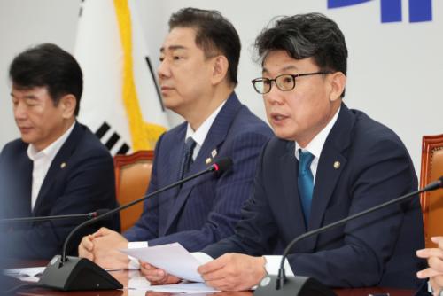 진성준 "매달 300만원씩 갚을 수 있는 사람 얼마나 되나"