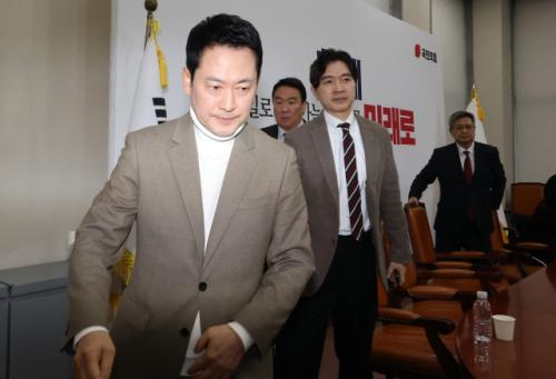 장동혁, 승부 때마다 정면돌파…필리버스터·단식·재신임 투표까지