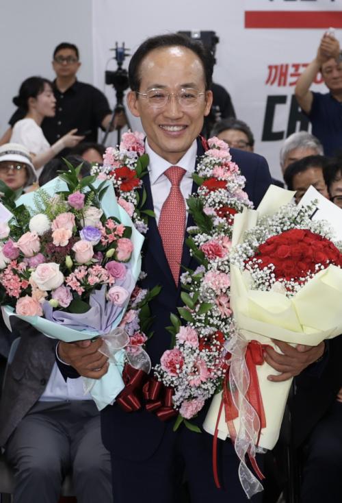 秋 초반 열세에서 중반 이후 '골든 크로스', 대구시장 레이스와 닮았던 개표 상황