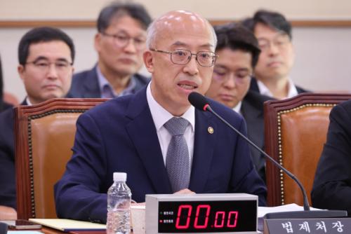 '4년 연임제 李대통령 미적용' 질문에…법제처장 "국민 결단 문제" 애매한 답변