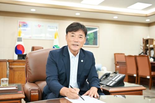 [지선 레이더] 3선에 도전하는 윤경희 청송군수 예비후보…"성과로 증명, 더 큰 도약 이끌겠다"