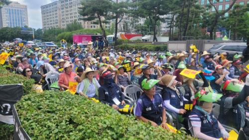 "특별법 속히 제정하라" 국회 찾은 경북 산불 피해 주민들