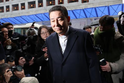 경찰, '김병기 고가 식사 접대 의혹' 쿠팡 본사 압수수색