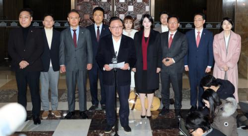 국힘 친한계 의원 16명, 한동훈 제명에 '지도부 총사퇴' 요구