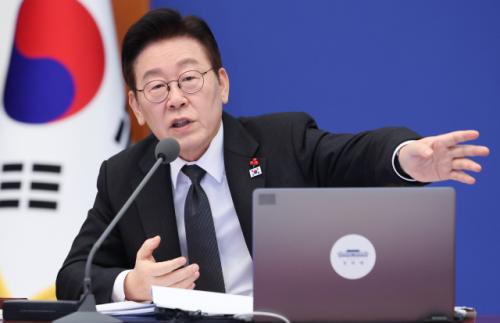 李대통령 "나도 밤에 잠 안 와…할 일 많은데 너무 속도 늦어 답답"