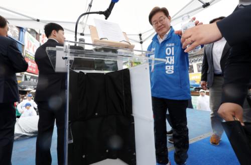 이재명, 다음주부터 '방탄유리막' 유세…대선후보 최초