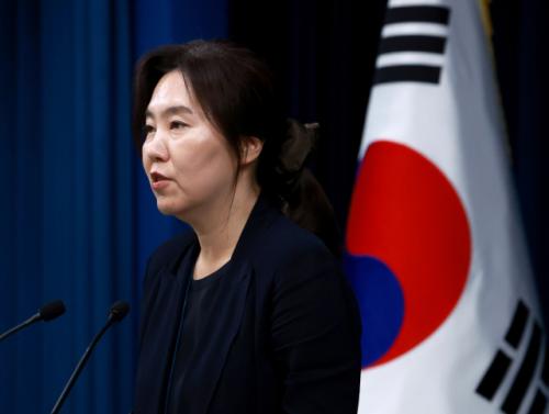 대통령실 "부동산 대출규제 지켜보는 중…공급 대책도 검토"