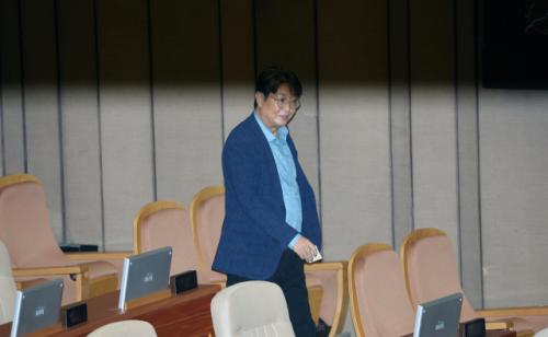 새 정부, '한국 주식시장 정상화' 외쳤으나…여당 의원은 '차명거래' 의혹