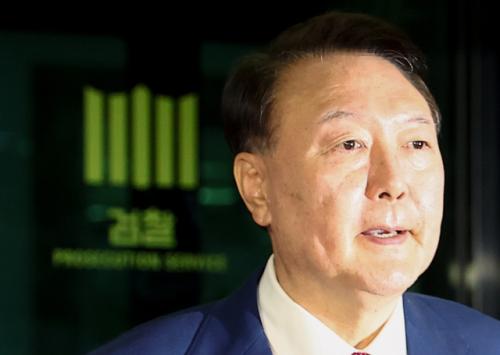 민주 "내란수괴 尹, 자유 제한돼야 마땅"…구속영장 발부 촉구