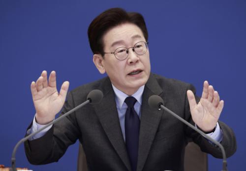 李대통령, '그알' 겨냥…"정치인 악마화 조작 보도, 민주주의 파괴"