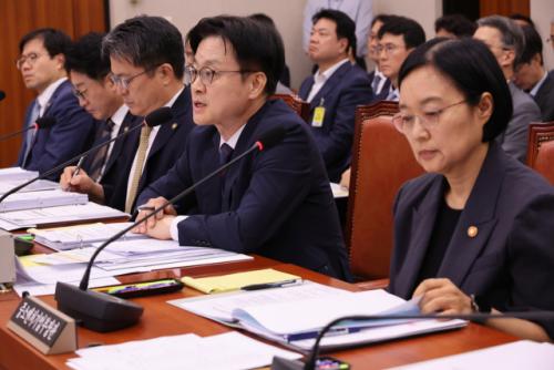 대한민국 제조업의 위기?…국회에 쏟아진 산업별 지원법안들