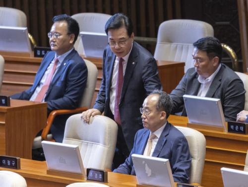 악수 하루 만에… 정청래 "국힘 내란단절 못하면 위헌정당 해산 대상"