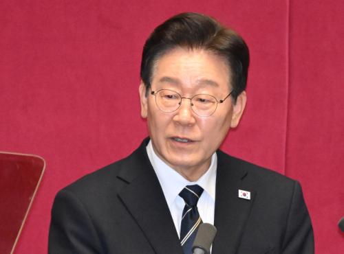 48% vs 18%…민주·국힘 지지율 '격차 30%포인트'