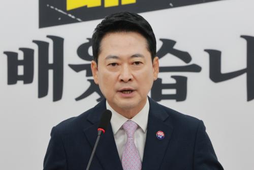 "못난이 3선들" "총선 이기겠나"…장동혁·홍준표, 국민의힘 중진 정조준
