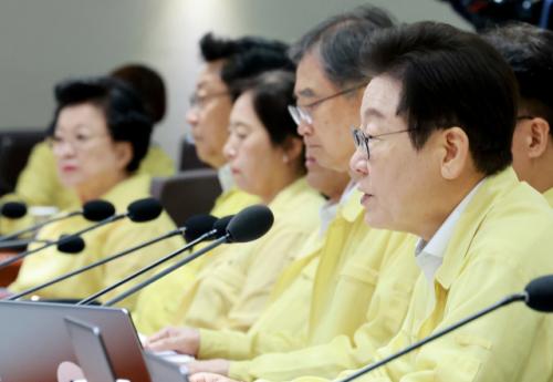 李 대통령 "기존 남북합의 중 가능한 부분, 단계적으로 이행 준비" 부처에 당부