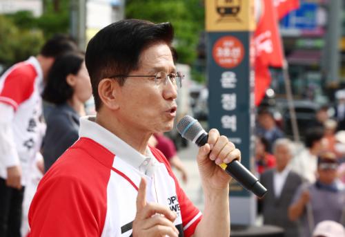 민주, 대법관 100명 증원·非법조인 임용 법안 철회…국힘 "당연한 결정" 비판 쏟아져