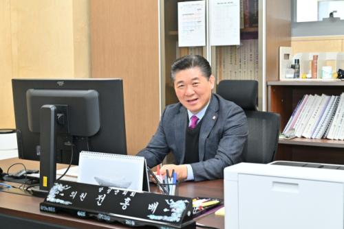 [의정외전] '미스터 스마일' 전홍배 대구 달성군의회 행정복지위원장