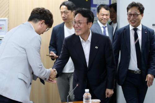 김민석 총리 후보자 "AI 산업·대구 발전 노력하겠다"