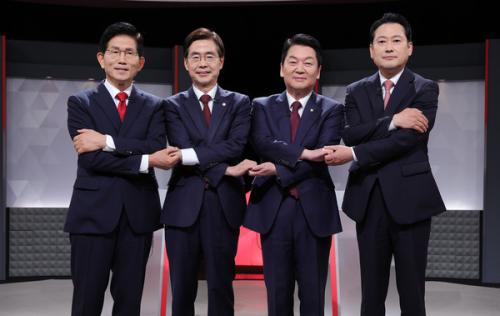 탄핵의 늪에서 허우적대는 국민의힘...야당 존재감 없다