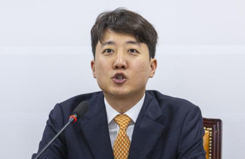 돌아온 이준석 "李, 코스피5000 걸고 반시장 정책…양두구육"