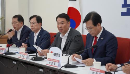 "사과시장 개방 현장 불안감 크다" 국회 찾은 과수농가 '한숨'