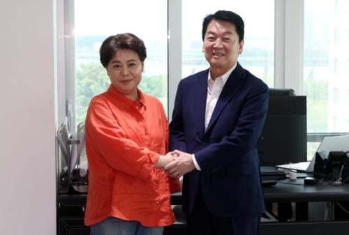 [속보] 안철수, 윤희숙 '혁신후보 지지'에 호응 "처절하게 나아가겠다"
