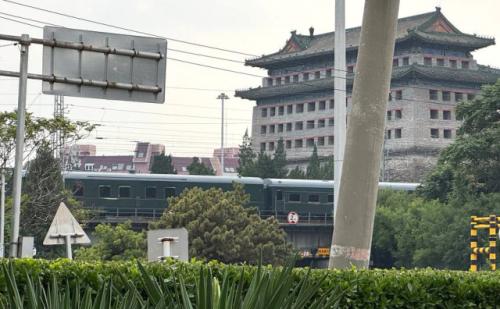 김정은 北 국무위원장, 전용열차 '태양호' 타고 베이징 도착