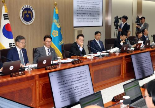 이재명 대통령 '노란봉투법' 등 쟁점법안 공포 의결