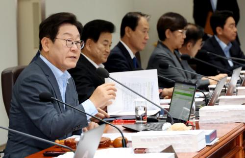 [속보] 李 대통령 "산업재해는 사회적 타살…안전조치 안 하면 엄정 제재해야"