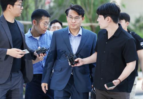 윤상현, 김건희특검 출석…'尹공천개입 공범' 의혹