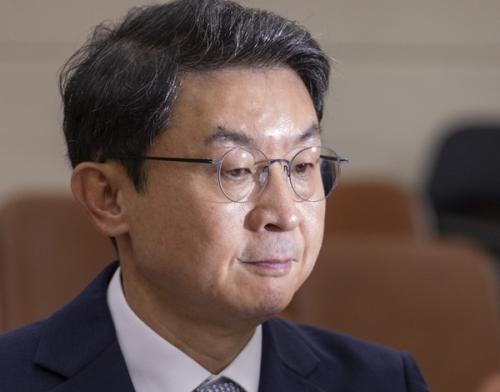 이억원, ‘금융위 해체설’·해외주식·강남 아파트 등 도덕성 집중포화